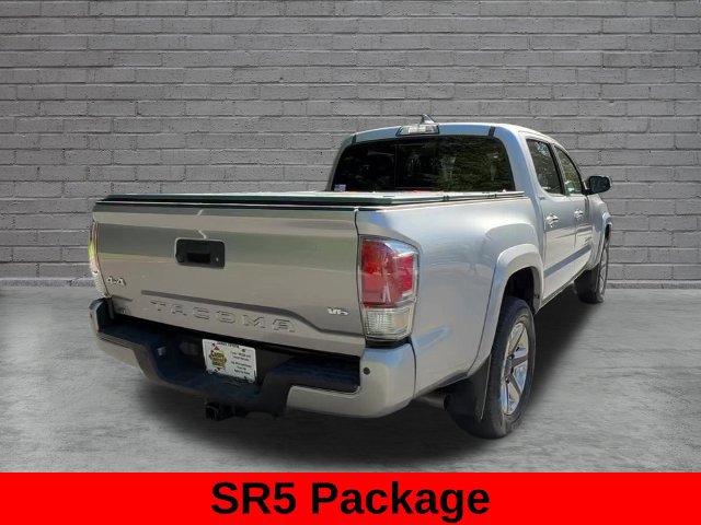Used 2020 Toyota Tacoma SR5 AWD/4WD image 10