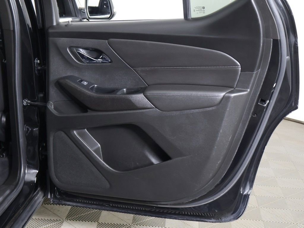 Used 2022 Chevrolet Traverse LT image 28