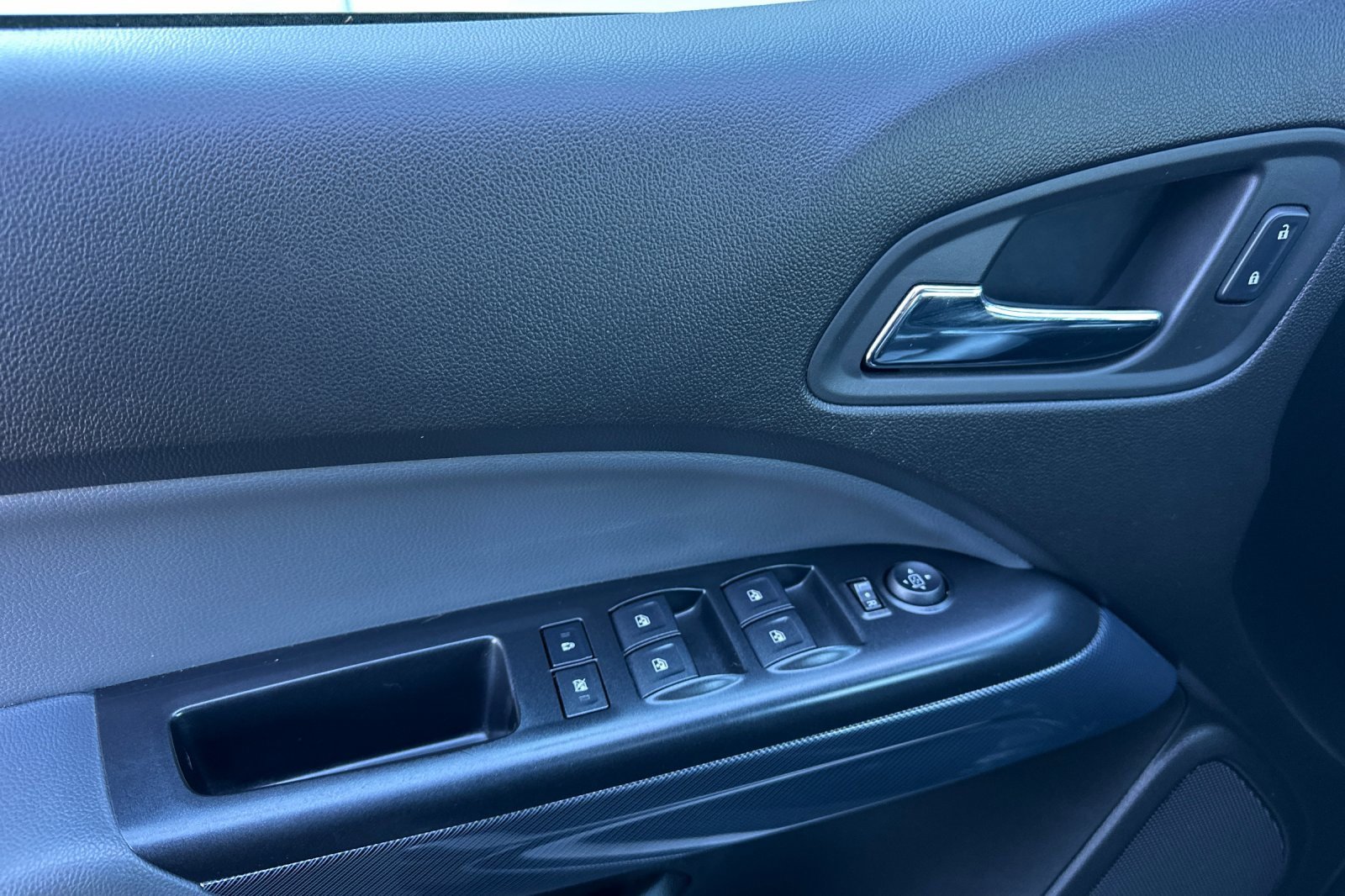 Used 2015 Chevrolet Colorado Z71 image 11