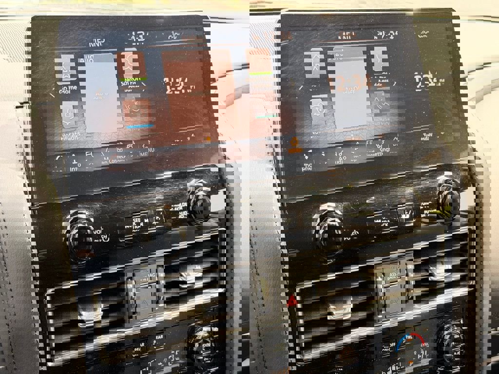 Used 2024 Nissan Armada SV image 31