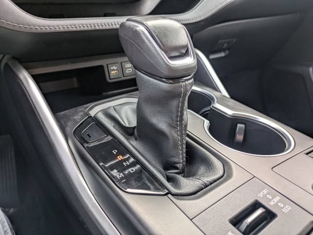 Used 2023 Toyota Highlander XLE AWD/4WD image 29