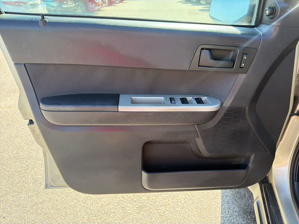 Used 2011 Ford Escape XLT w/ 201A Rapid Spec Order Code image 12