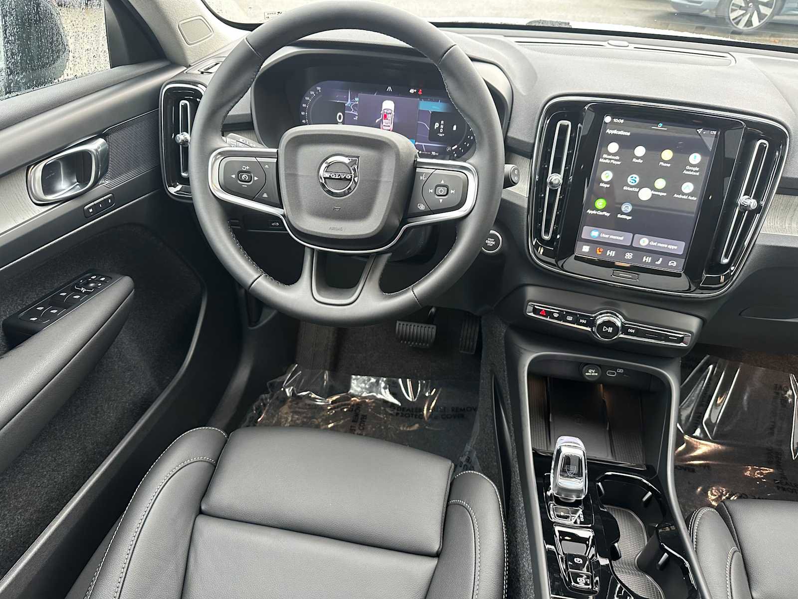 New 2026 Volvo XC40 B5 Plus w/ Protection Package Premier image 17