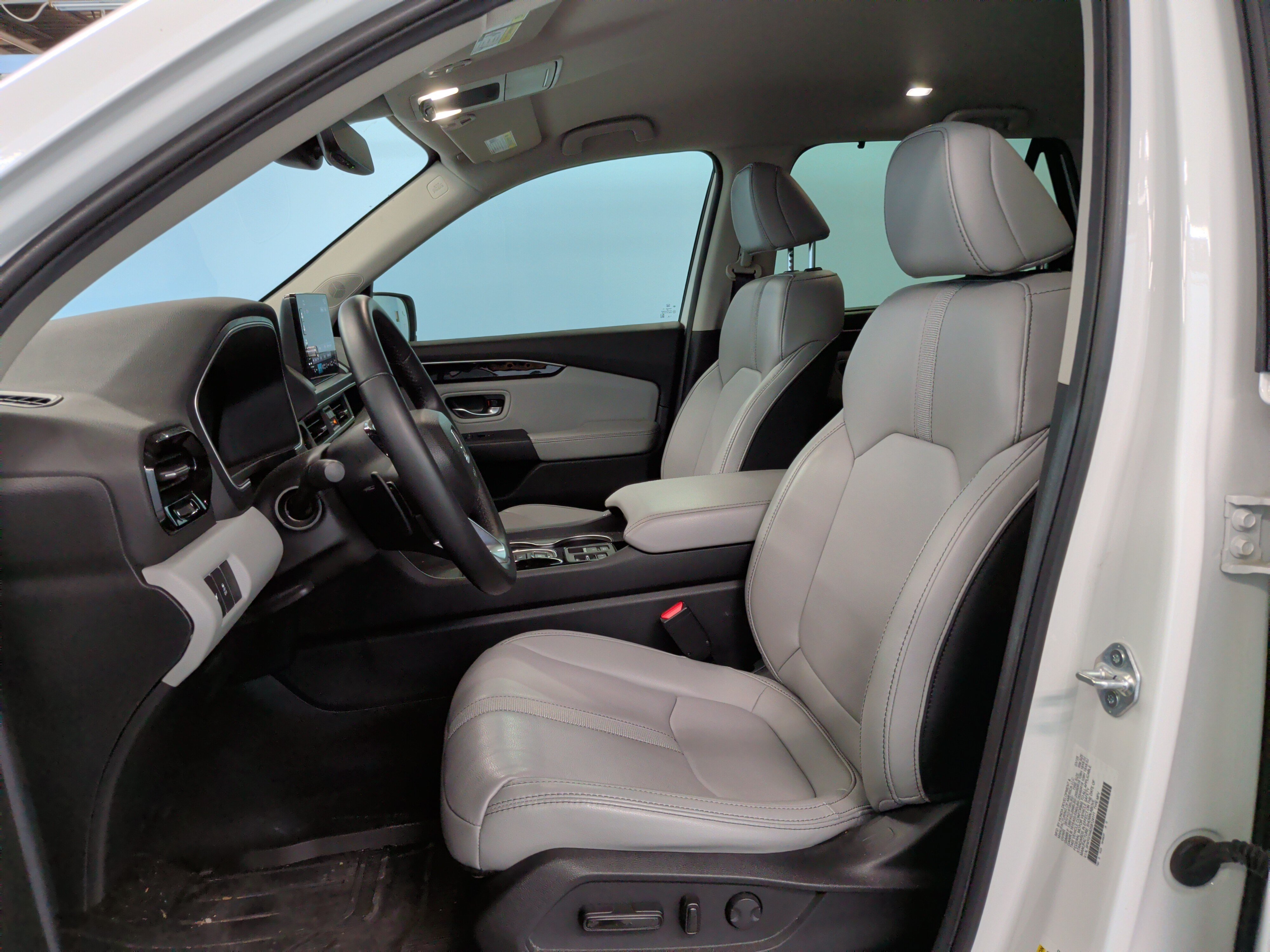 Used 2025 Honda Pilot EX-L image 27