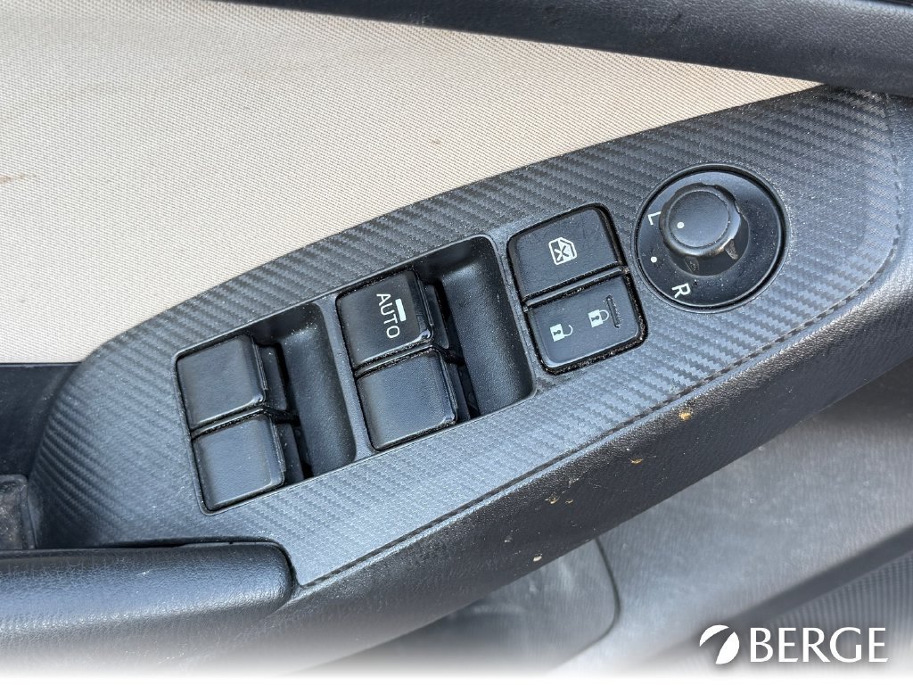 Used 2016 MAZDA MAZDA3 i Touring FWD image 15