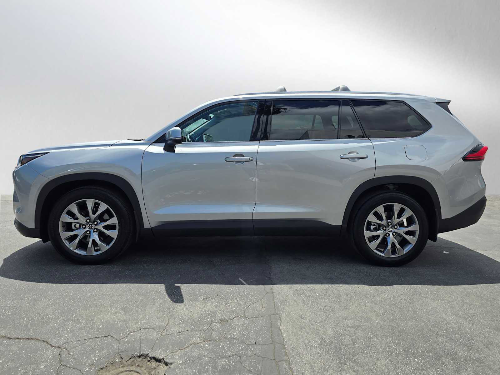 Used 2024 Toyota Grand Highlander FWD image 6