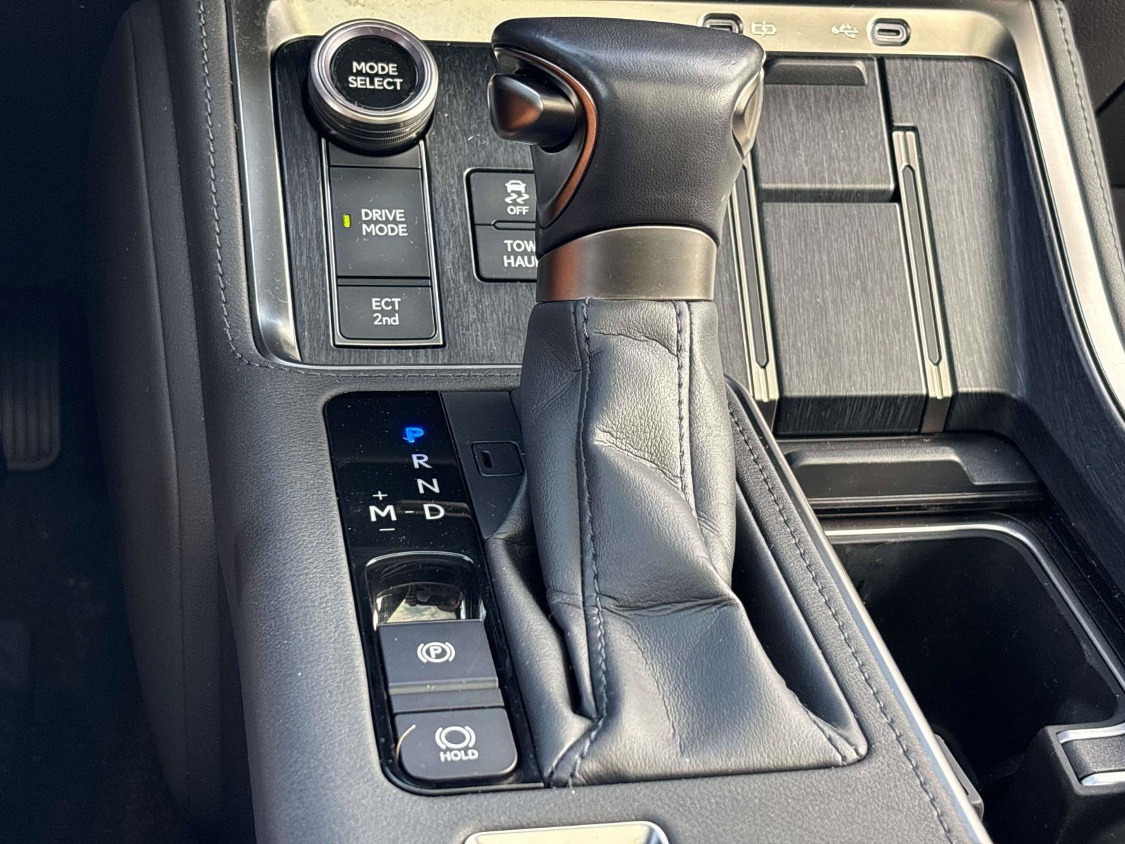 Used 2024 Lexus GX 550 w/ Accessory Package (Z1) AWD/4WD image 26