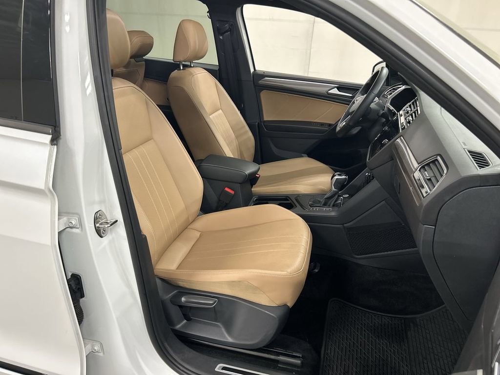 Used 2023 Volkswagen Tiguan SE R-Line FWD image 24