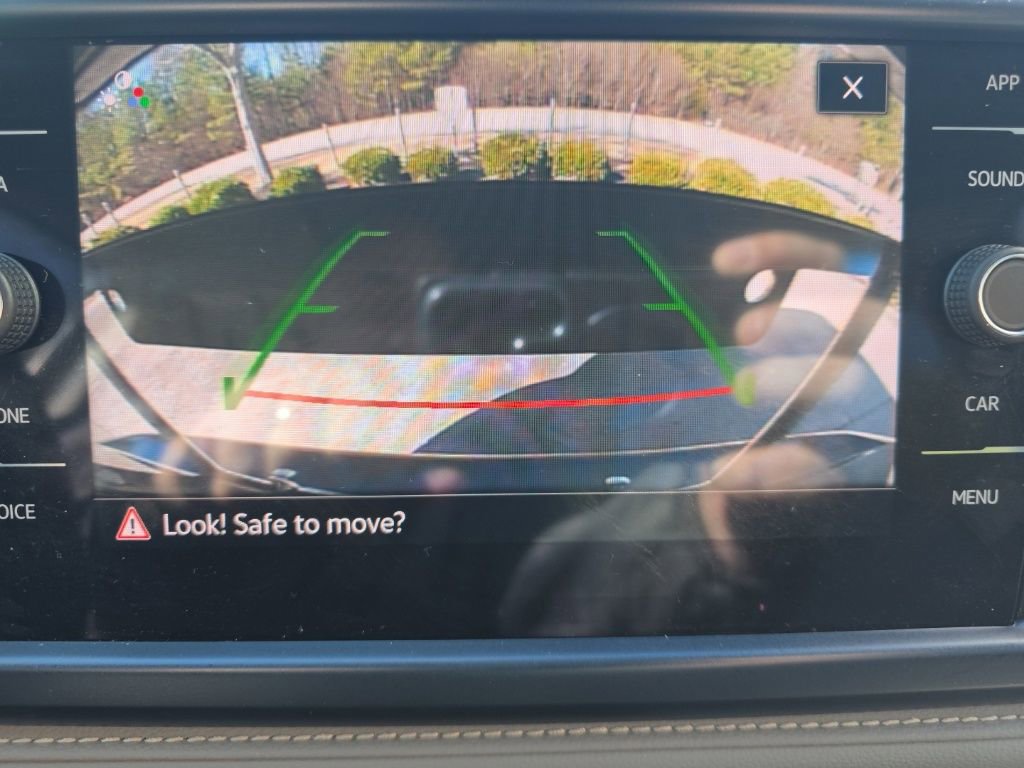 Used 2024 Volkswagen Taos SE image 30