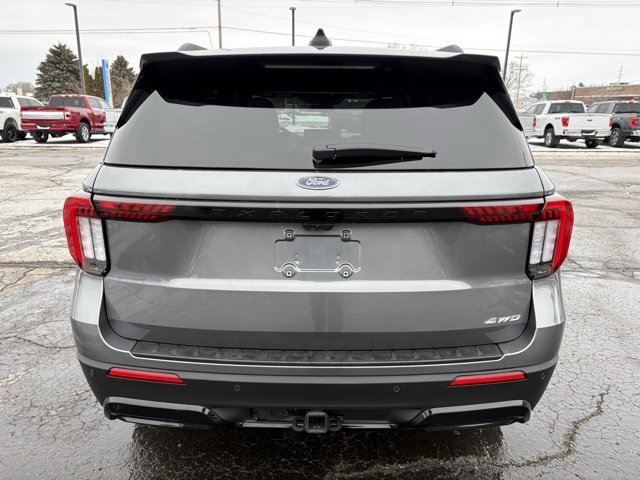 Used 2025 Ford Explorer ST-Line image 6