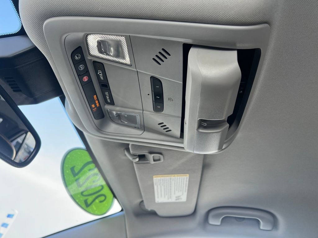 Used 2022 Chevrolet Equinox Premier image 21