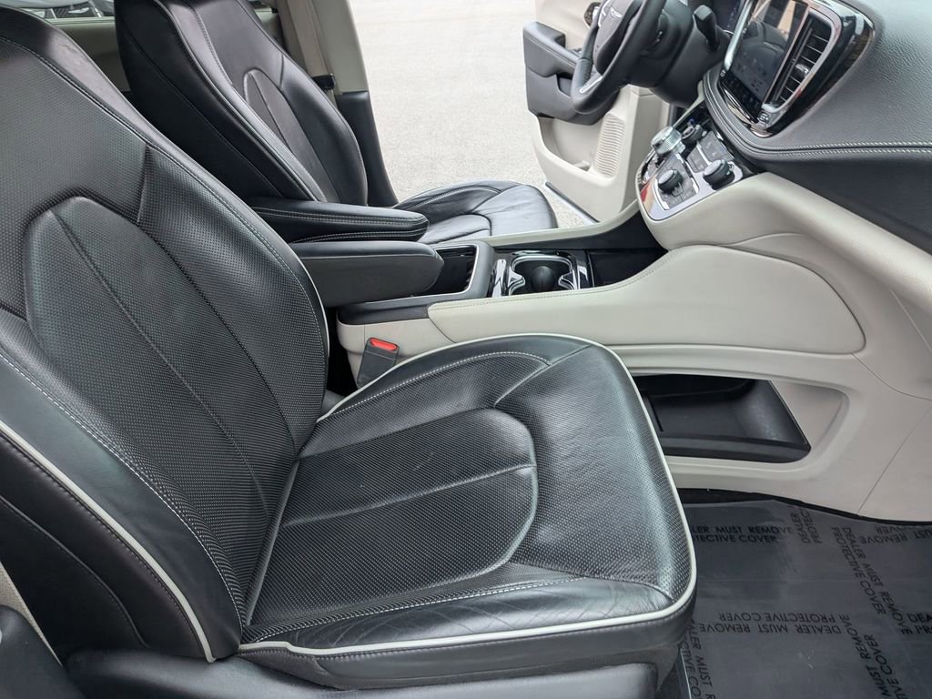 Used 2024 Chrysler Pacifica Limited image 27