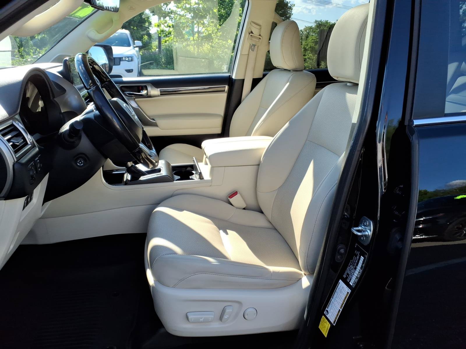 Certified 2023 Lexus GX 460 Premium w/ Premium Package AWD/4WD image 18