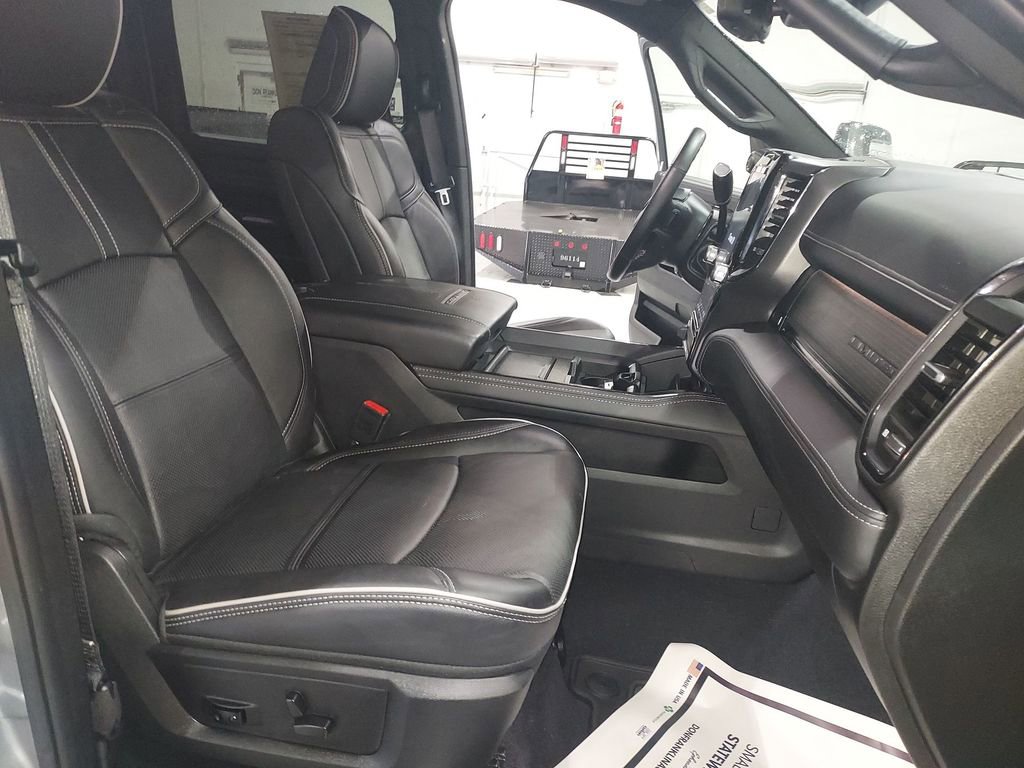 Used 2024 RAM 2500 Limited image 31