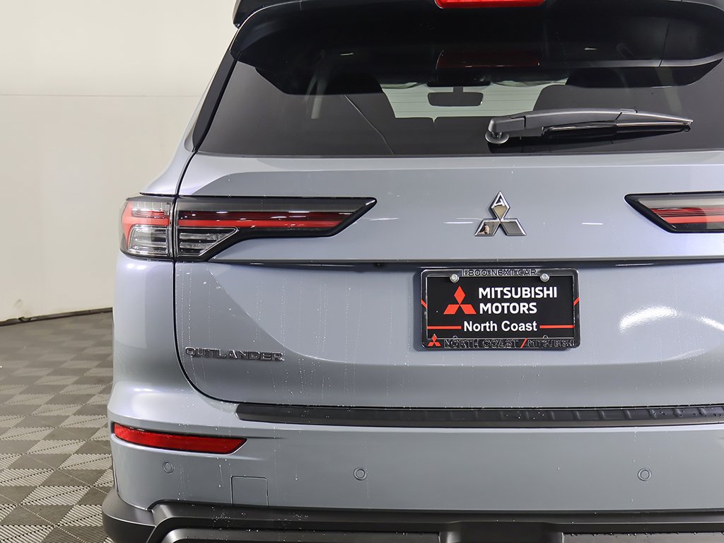 New 2026 Mitsubishi Outlander AWD image 17