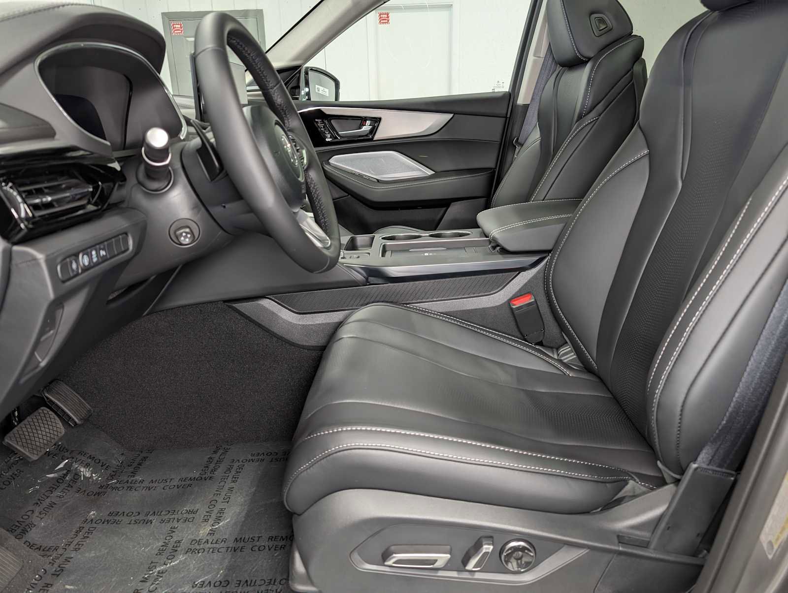 Used 2025 Acura MDX SH-AWD w/ Technology Package image 4