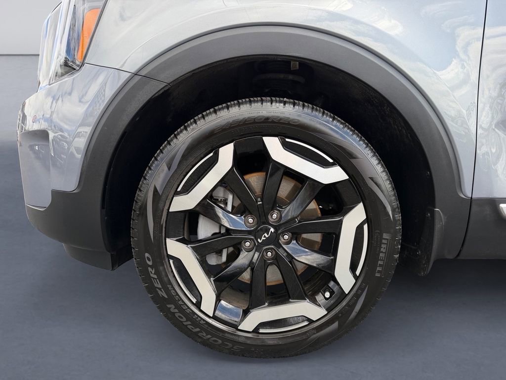 Used 2025 Kia Telluride EX w/ EX Captain's Chair Package image 9