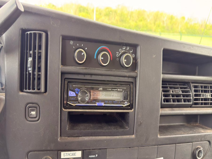 Used 2012 Chevrolet Express 3500 RWD image 15