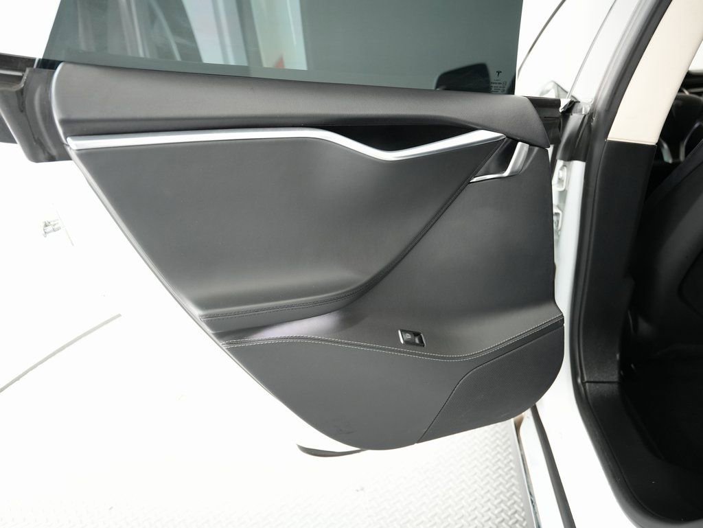 Used 2014 Tesla Model S 60 image 31