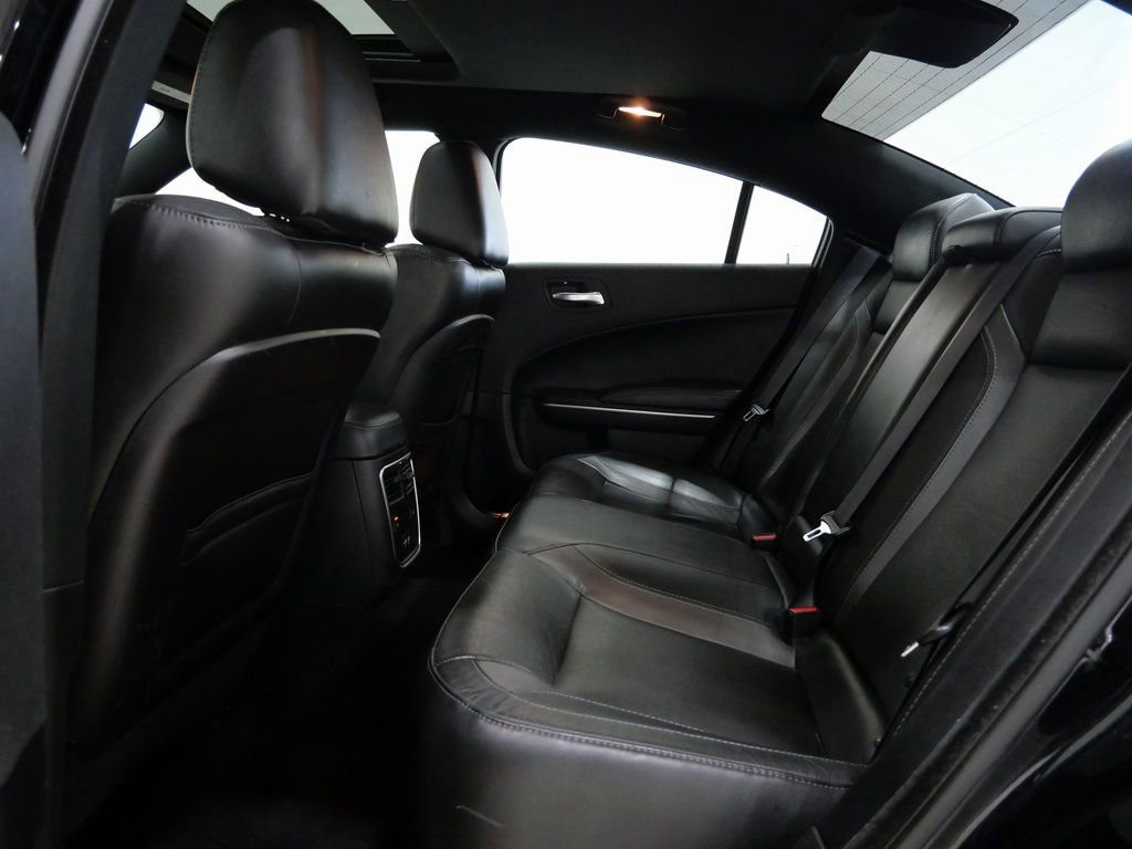Used 2019 Dodge Charger SXT w/ Leather Interior Group image 23