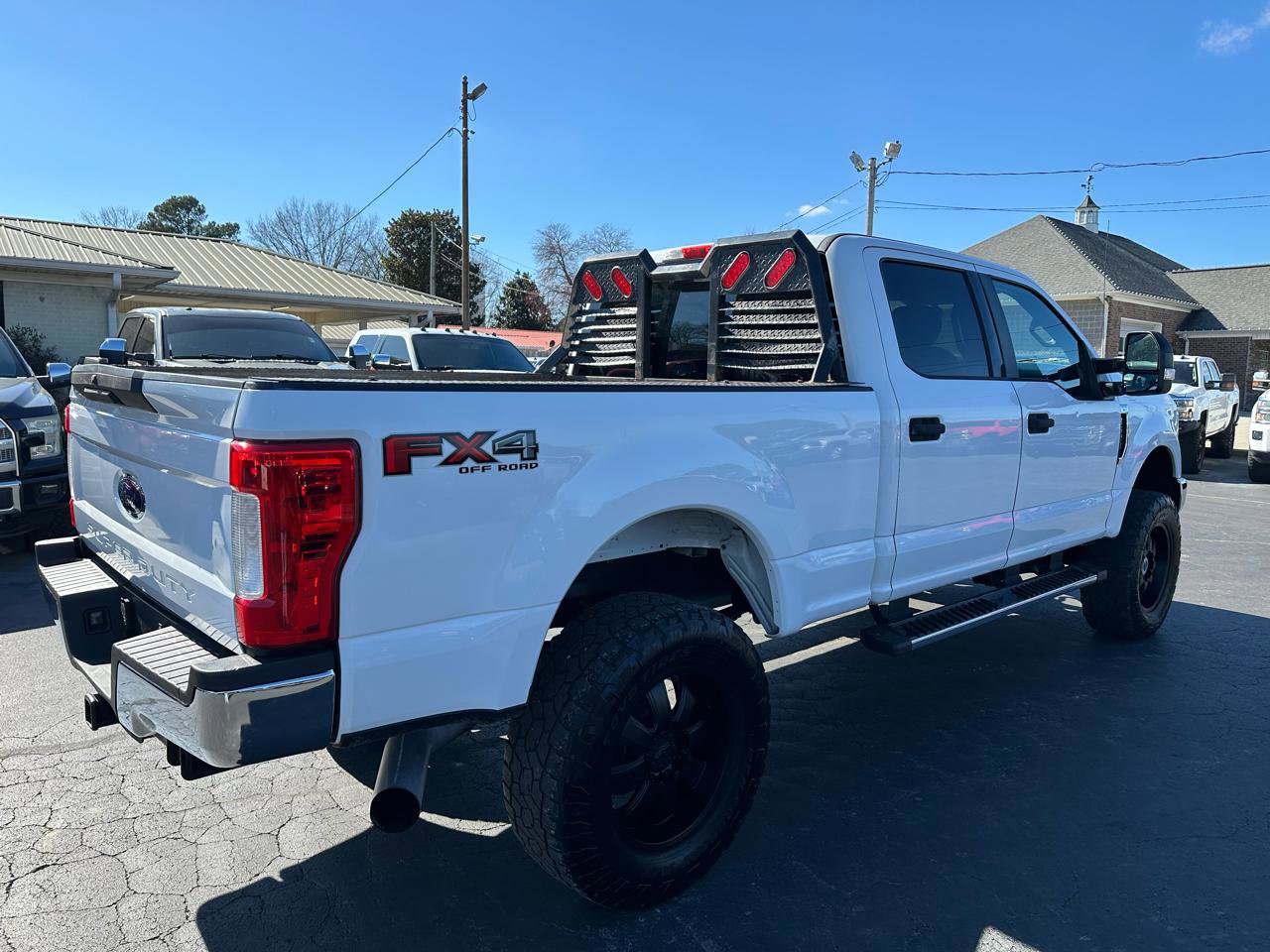 Used 2017 Ford F250 XLT w/ XLT Value Package AWD/4WD image 5