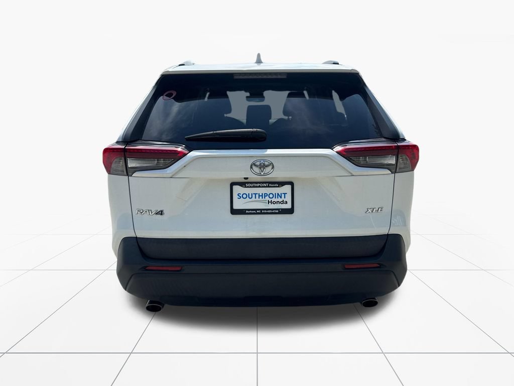 Used 2019 Toyota RAV4 XLE w/ Convenience Package FWD image 7