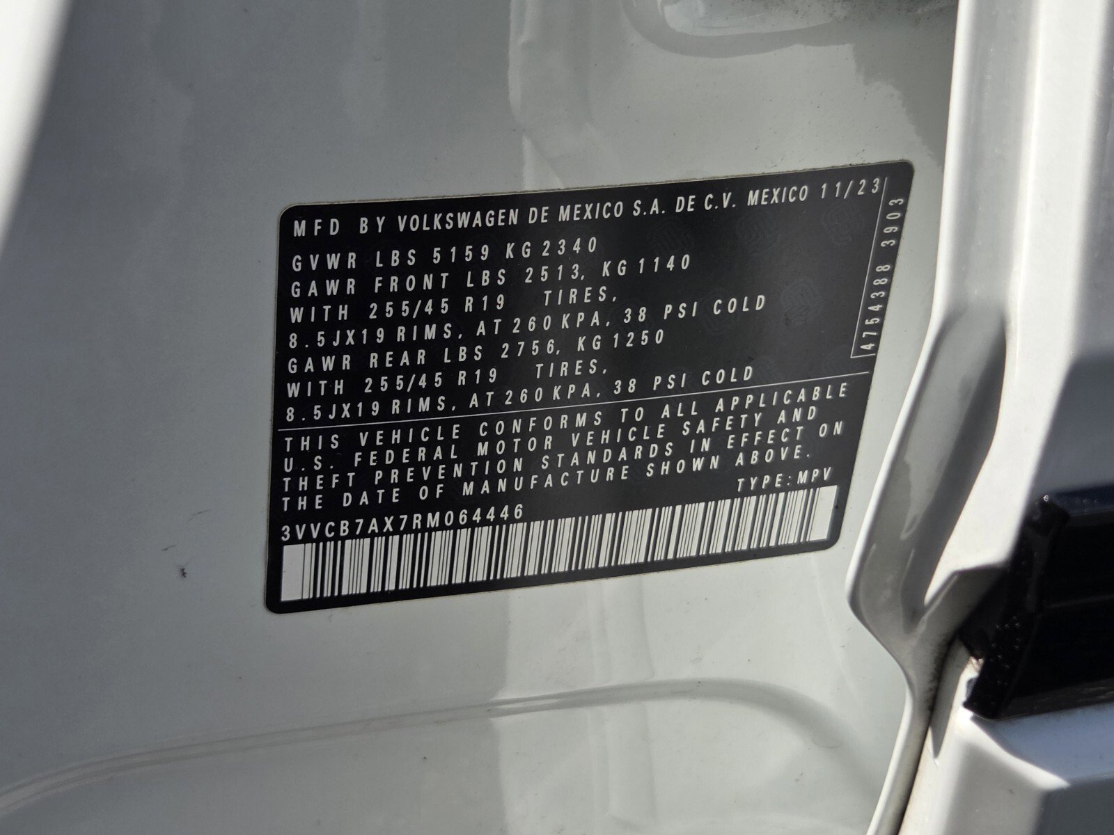 Used 2024 Volkswagen Tiguan SE R-Line FWD image 32
