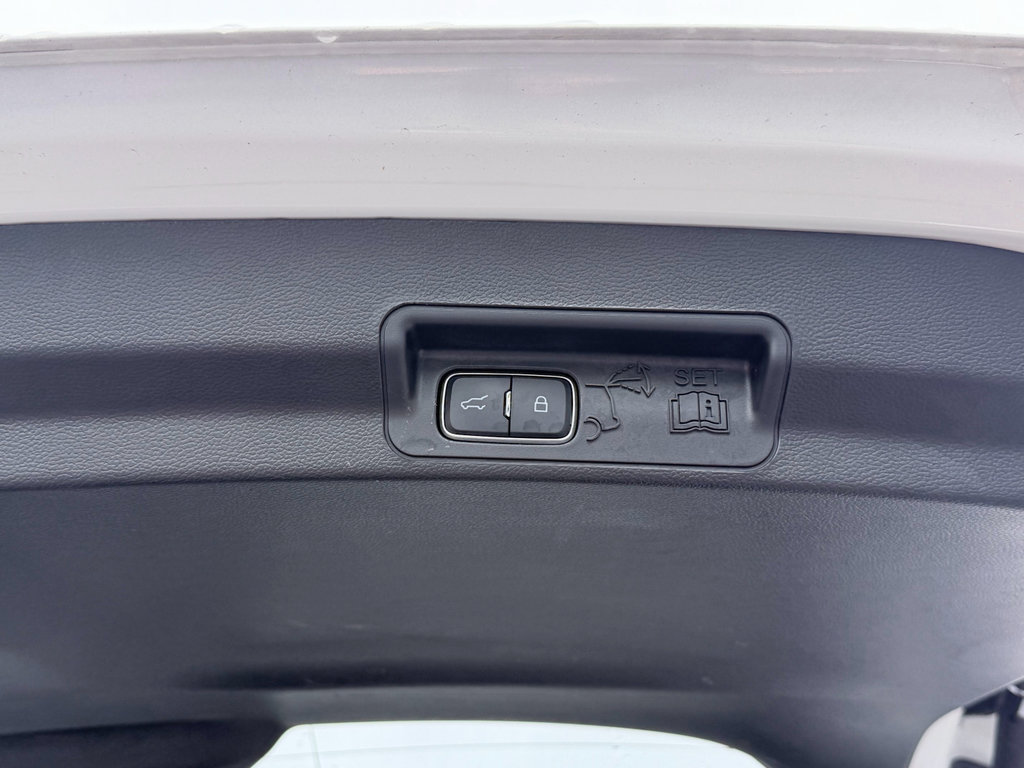 Used 2025 Ford Explorer ST-Line w/ ST-Line Street Pack AWD/4WD image 10