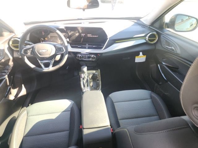 New 2026 Chevrolet Trax LT w/ Driver Confidence Package image 17