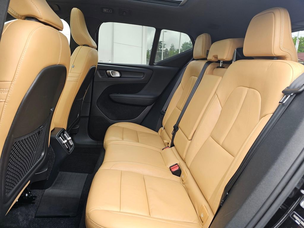 Used 2020 Volvo XC40 T5 Momentum AWD/4WD image 16