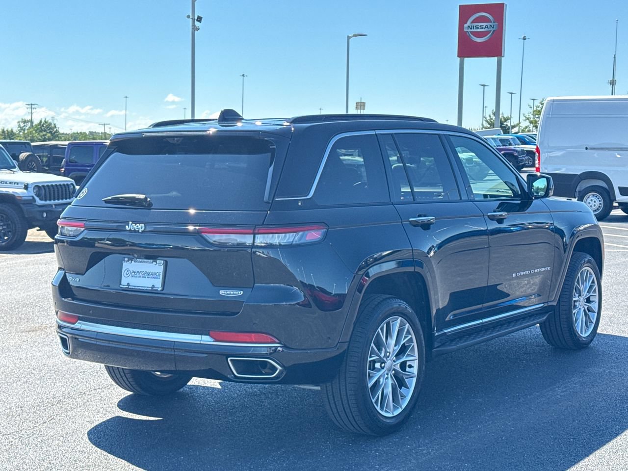 Used 2024 Jeep Grand Cherokee Summit w/ Adv Protech Group IV AWD/4WD image 3