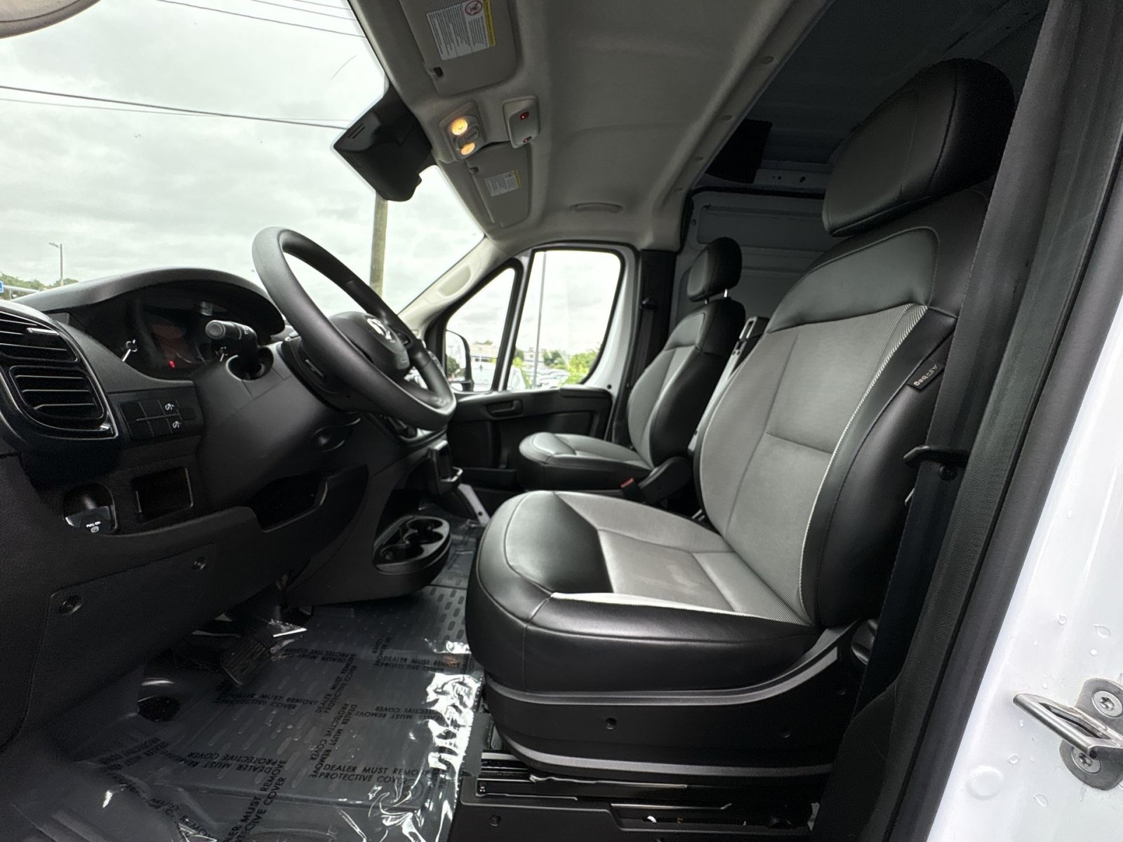 Used 2023 RAM ProMaster 2500 FWD image 13