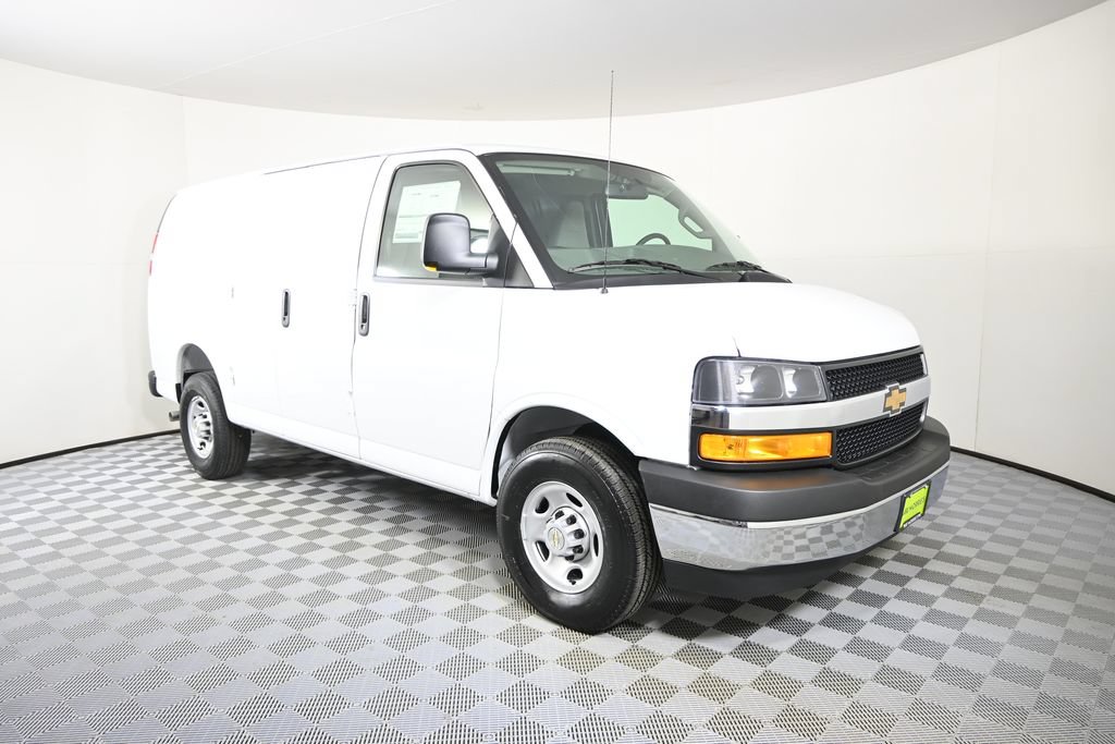 New 2026 Chevrolet Express 3500 w/ Driver Convenience Package RWD image 9