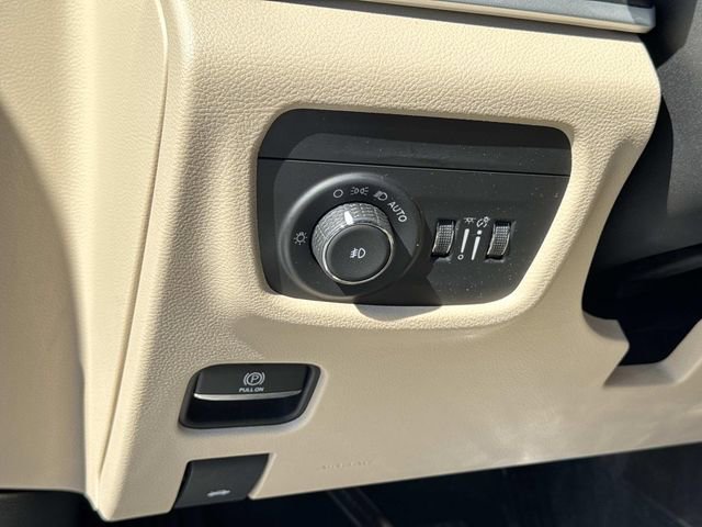 Used 2023 Jeep Grand Cherokee Limited w/ Trailer Tow Prep Group (B) image 30