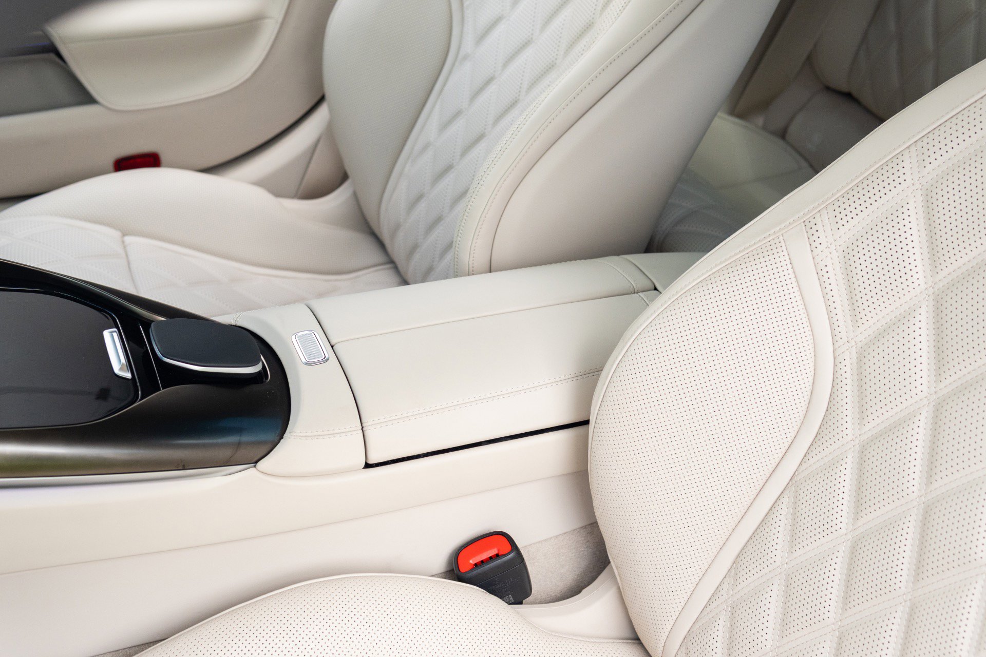 Used 2025 Mercedes-Benz AMG GT 63 image 51