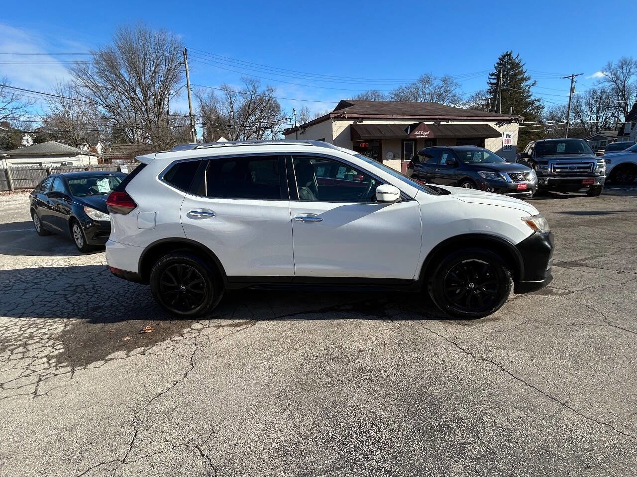 Used 2017 Nissan Rogue SV image 13