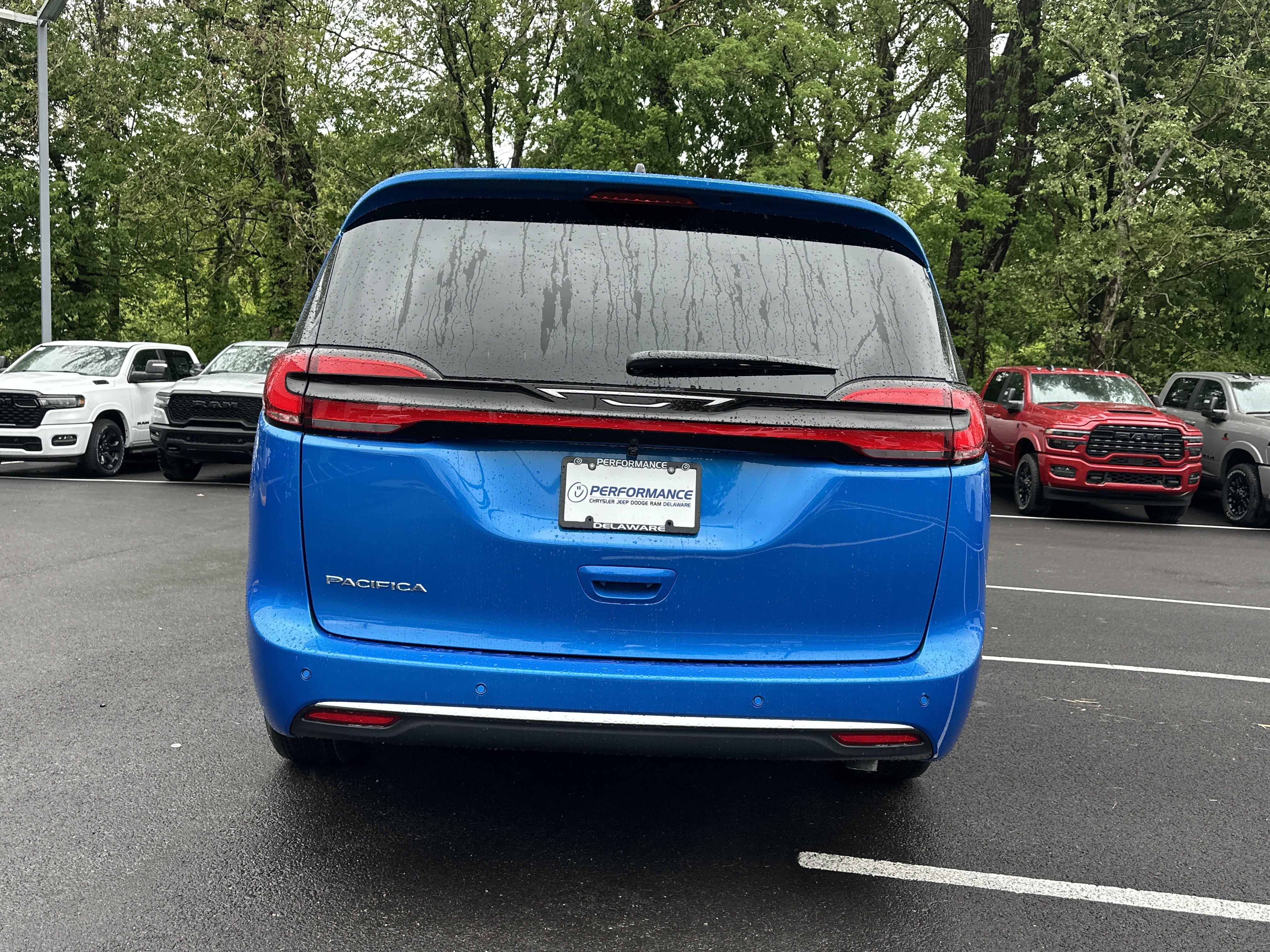 New 2027 Chrysler Pacifica Select FWD image 15