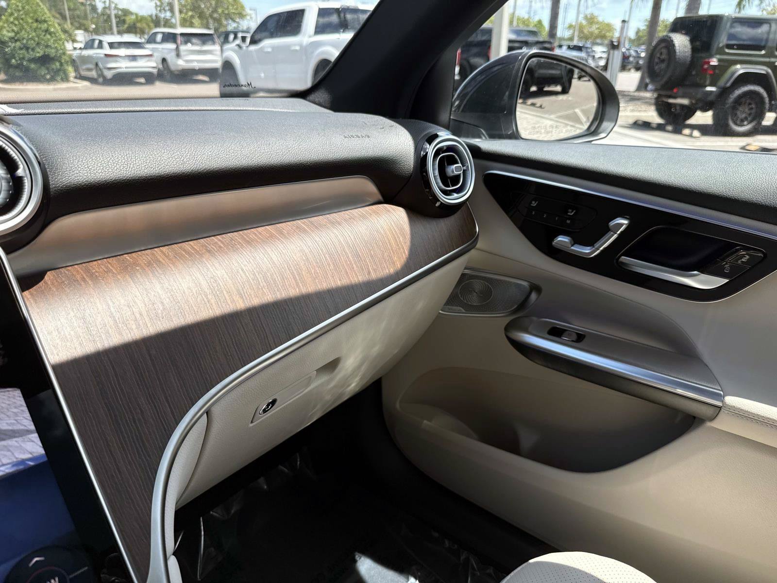 New 2027 Mercedes-Benz GLC 300 image 24