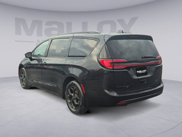 Used 2024 Chrysler Pacifica Premium FWD image 3