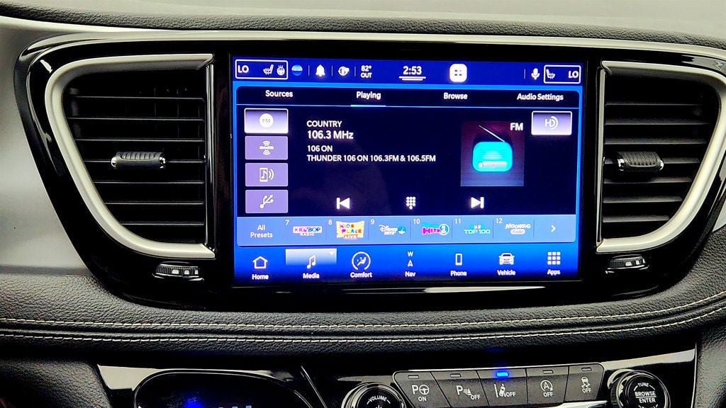 Used 2021 Chrysler Pacifica Touring-L w/ Premium & Safety Sphere Group AWD/4WD image 18