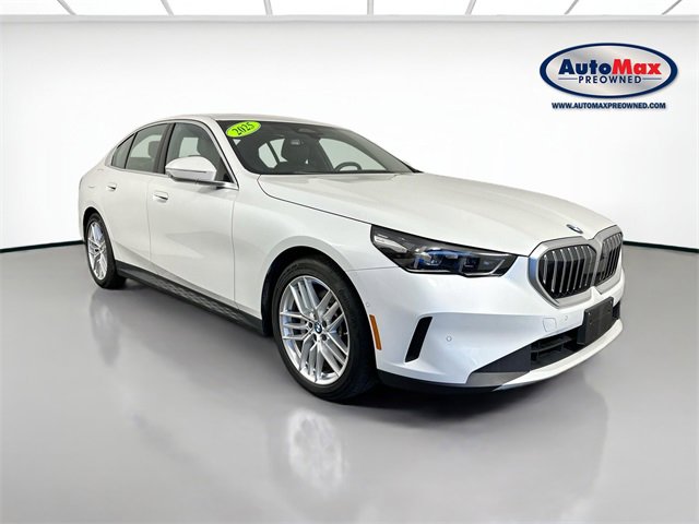 Used 2025 BMW 530i xDrive image 1