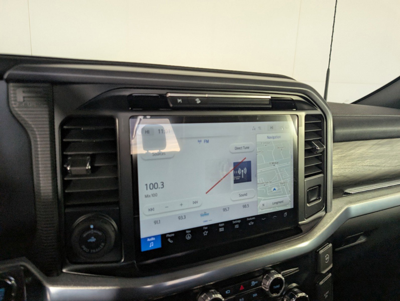 New 2025 Ford F150 Lariat w/ Equipment Group 502A High image 14