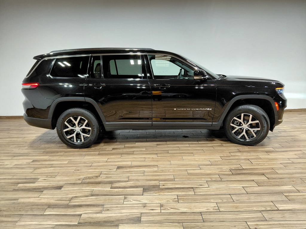 Used 2023 Jeep Grand Cherokee L Limited AWD/4WD image 30
