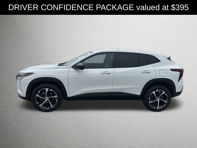 Used 2025 Chevrolet Trax RS w/ Driver Confidence Package FWD image 2
