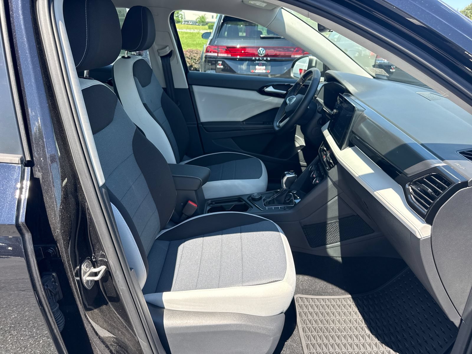 Certified 2025 Volkswagen Taos S AWD/4WD image 40
