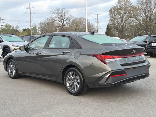 Used 2024 Hyundai Elantra SEL image 5