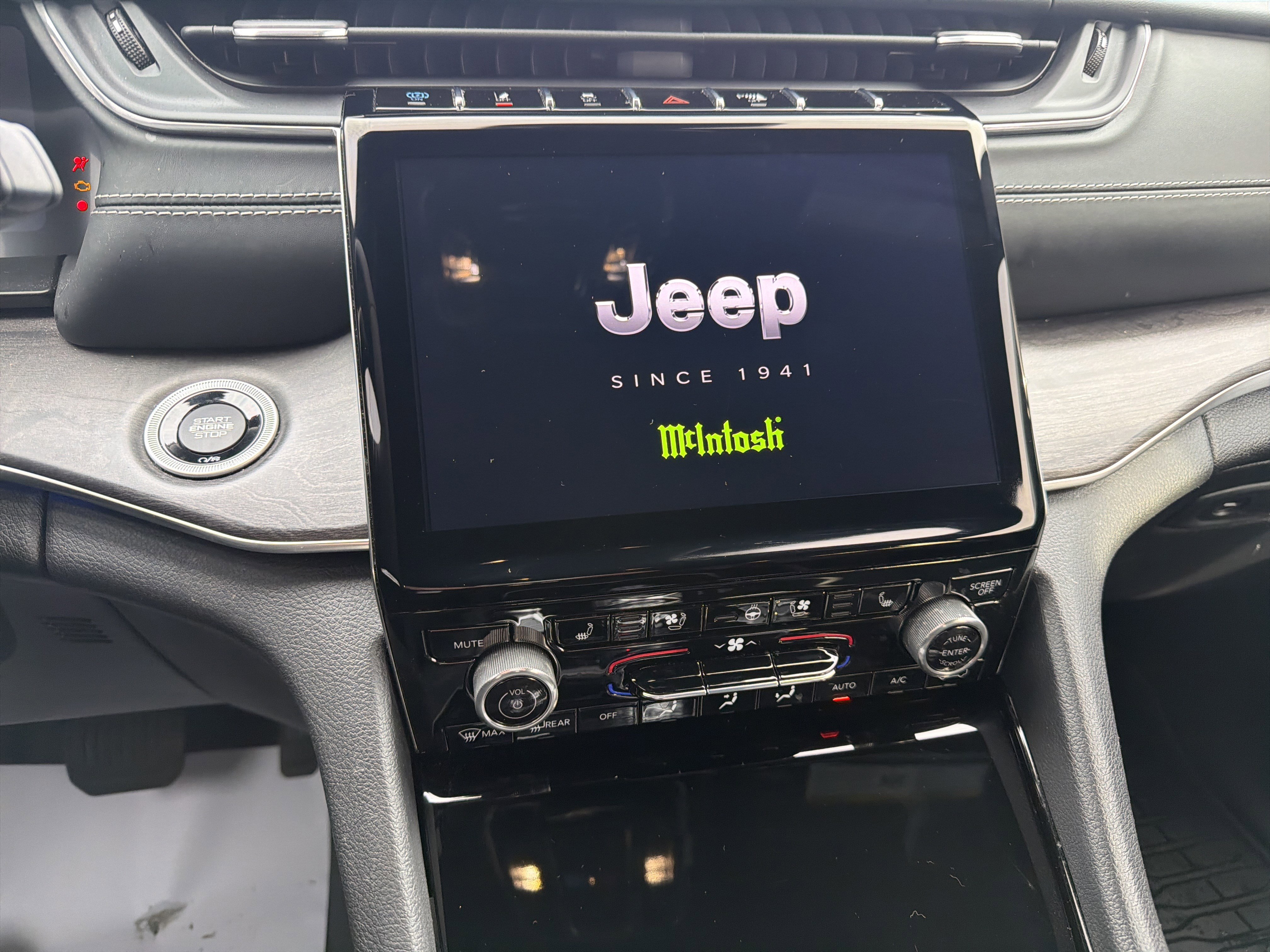 Certified 2022 Jeep Grand Cherokee Overland image 18