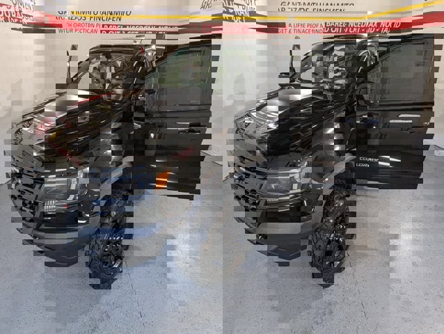 Used 2018 Chevrolet Colorado ZR2 w/ ZR2 Midnight Special Edition image 11