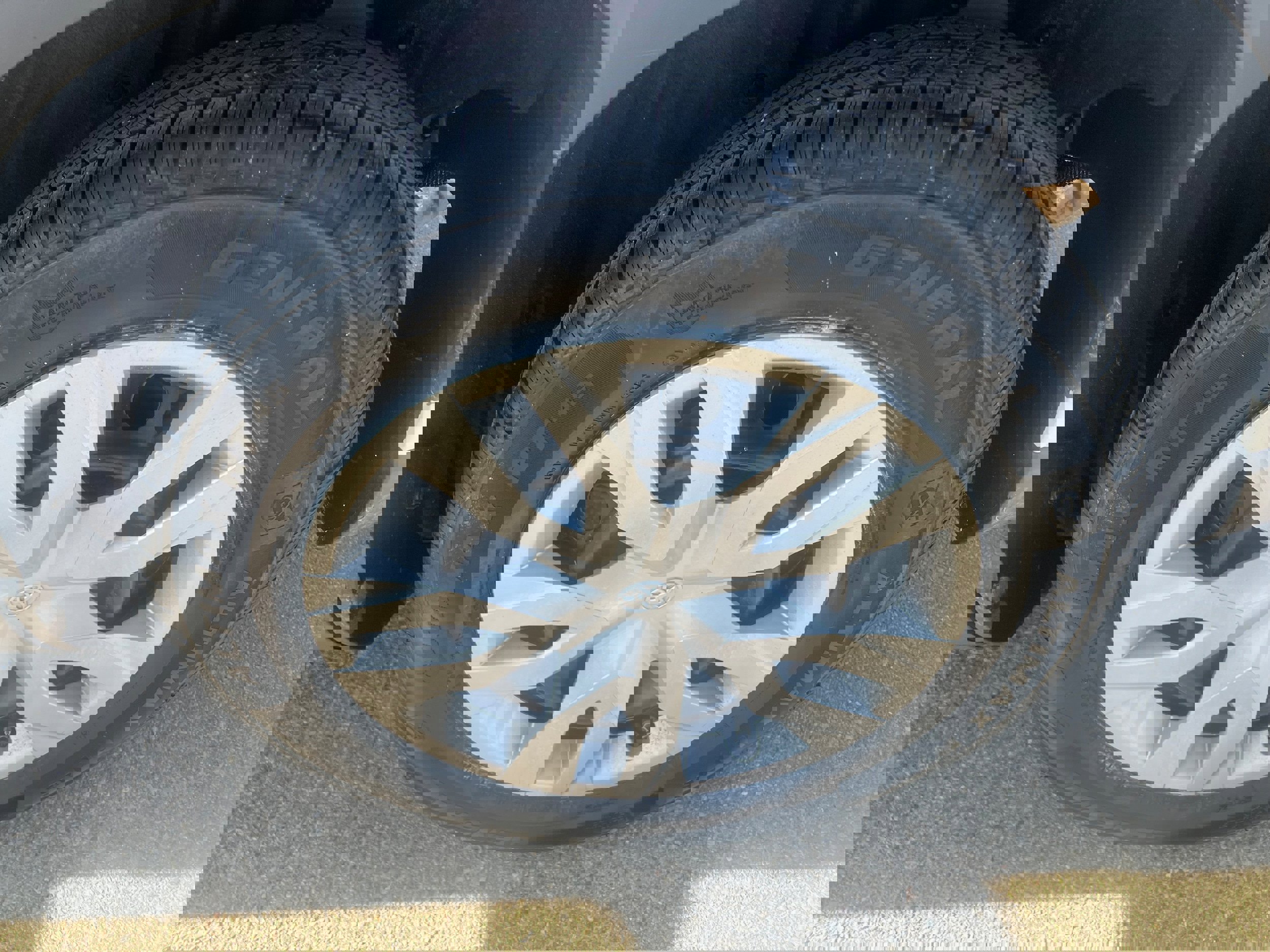 Used 2023 Toyota Corolla Cross L image 9