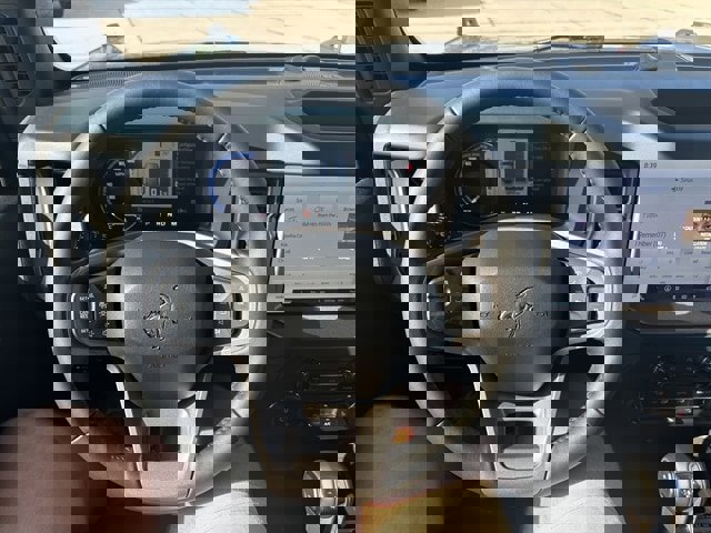 Used 2024 Ford Bronco Outer Banks image 18